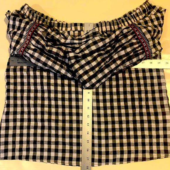 $$FINAL SALE$$ 💵 Super cute off the shoulder + 🎁 free jewelry❣️ - Picture 6 of 6